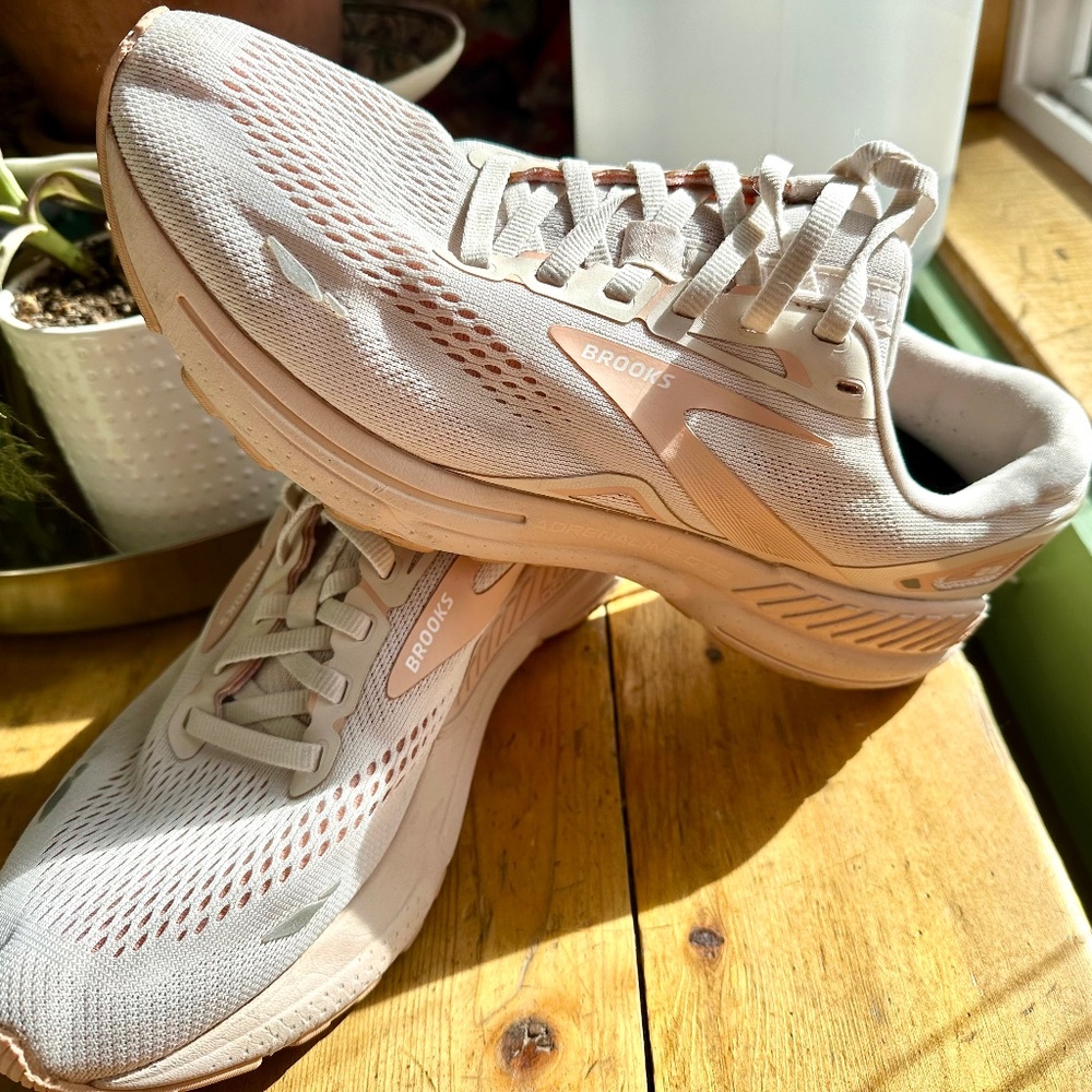 Brooks GTS 23 running shoes- Women’s 9